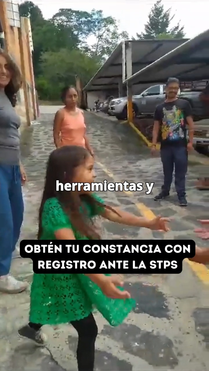 ¿Eres profesional de la educación y estás buscando herramientas para fomentar una cultura de paz en tu salón?
En Educambiando tenemos 8 años de experiencia acompañando el aprendizaje de infancias y adolescencias y fomentando culturas de paz y colaboración a través de las herramientas que el Modelo Ágil y las Practicas Participativas nos brindan.
Ahora queremos compartir estas herramientas y prácticas para que maestras y maestros como tu puedan aprovecharlas al máximo y mejorar la colaboración, la participación y la experiencia en general del alumnado en el aula.
Es por eso que hemos creado esta serie de webinars cortos en donde todos los contenidos están alineados con el estandar de competencia EC366 y los estandares de competencias transversales EC0648, EC0217 y EC0015, para equiparte con nuevas ideas y ejercicios que te ayuden a acompañar a tus alumnas y alumnos de formas significativas.
Nuestra serie de webinars "Transformado el Aula: Innovación Ágil y Colaborativa" consiste en 3 webinars, (divididos en dos sesiones de 3 horas cada uno) virtuales que sucederan en vivo (no hay nada pregrabado) donde podrás participar en dinámicas, obtendrás contenido práctico y acompañamiento y sugerencias para la implementación de lo aprendido en tu propio contexto. Si no puedes asistir a alguna de las sesiones el contenido quedará grabado y tendrás acceso a él durante un tiempo limitado. Además, si concluyes la serie de 3 webinars podrás obtener tu constancia con registro ante la STPS.
No dejes pasar esta oportunidad de hacer una verdadera diferencia en la vida de tus alumnos a través de la creación de culturas de paz. Sigue el enlace para conocer todos los detalles sobre esta serie de webinars y asegurar tu lugar.
¡Empezamos el 28 de octubre, no te quedes fuera!
https://www.educambiando.org/copy-of-landing-cursos
Si tienes preguntas contactanos al 414 187 5165 y con gusto te apoyamos.
#educacion #maestrascreativas #escuela #CursosOnline #maestras #docentes #CulturaDePaz #colaboración #CompetenciasTransversales #estandardecompetencia