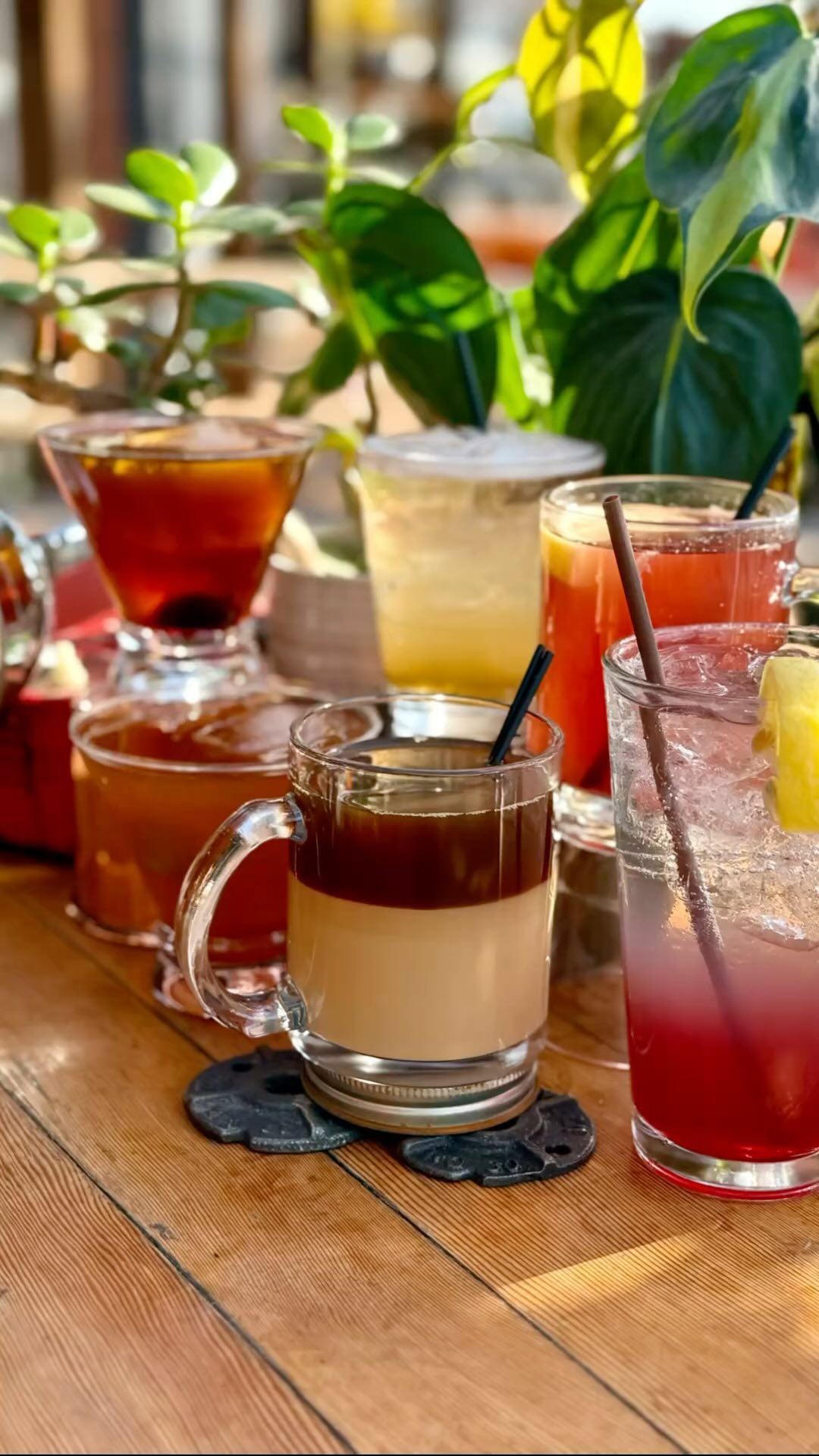 Time to winterize your pipes! The new drink menu has landed! We have BIG FIG ENERGY, a Jersey Looker, the Chai Harder Pumpkin, Tully the Grape, Kim Possible, and a Gin Toddy. Which one will be your favorite? 🐦⬛
.
.
.
#crowandcart #eugenebarscene #whiteakerneighborhood #womanownedbusiness #cocktailsandmocktails #eugeneoregon #eugenefoodies #buffalotracewhiskey #lairdsapplejack #ariagin #reykavodka #craftcocktails #newdrinksmenu