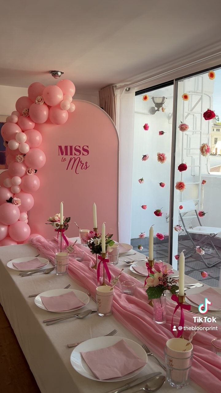 POV: your best friend is getting married💞💍🌸🎀✨ DM us today to discuss how we can help create your dream set up🥰
#bridalshower#bridetobe#hendo#bridalshowerideas#bridalshowerpicnic#london#buckinghamshire