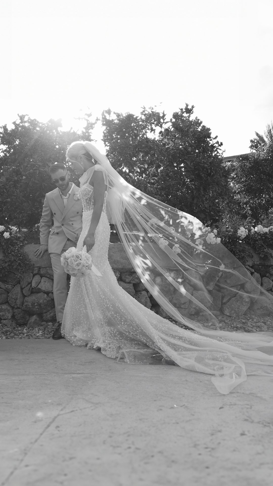The Rubens- Joie de Vivre
This unforgettable day was all about embracing the moment—filled with love, singing out loud, and dancing the night away.
Planner @laneproductions
Deco @ars_festum
Band @muzika_ltd
Video @soul_weddings
Photo @violetaminnickphotography
Catering @foshcatering
Music @lomusic.es
MUA @alaperfectmakeup
Venue @fincasonmir