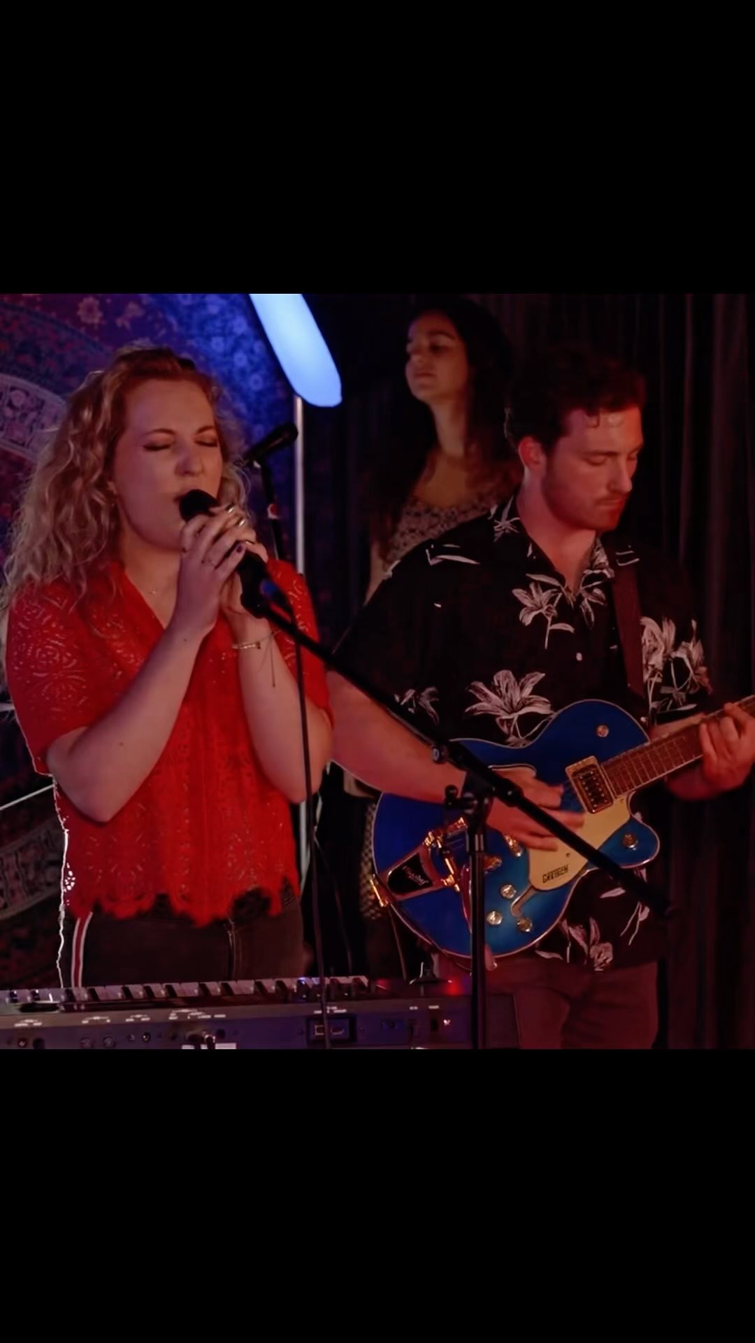 **EP LAUNCH AND GIG ANNOUNCEMENT**
We’re super excited to announce that the Distant Halves EP will be released on Friday 20th September! 🍾🎉
We’ll also be doing a launch gig @the_water_rats on Wednesday 25 September - more details on this to follow shortly 🎶