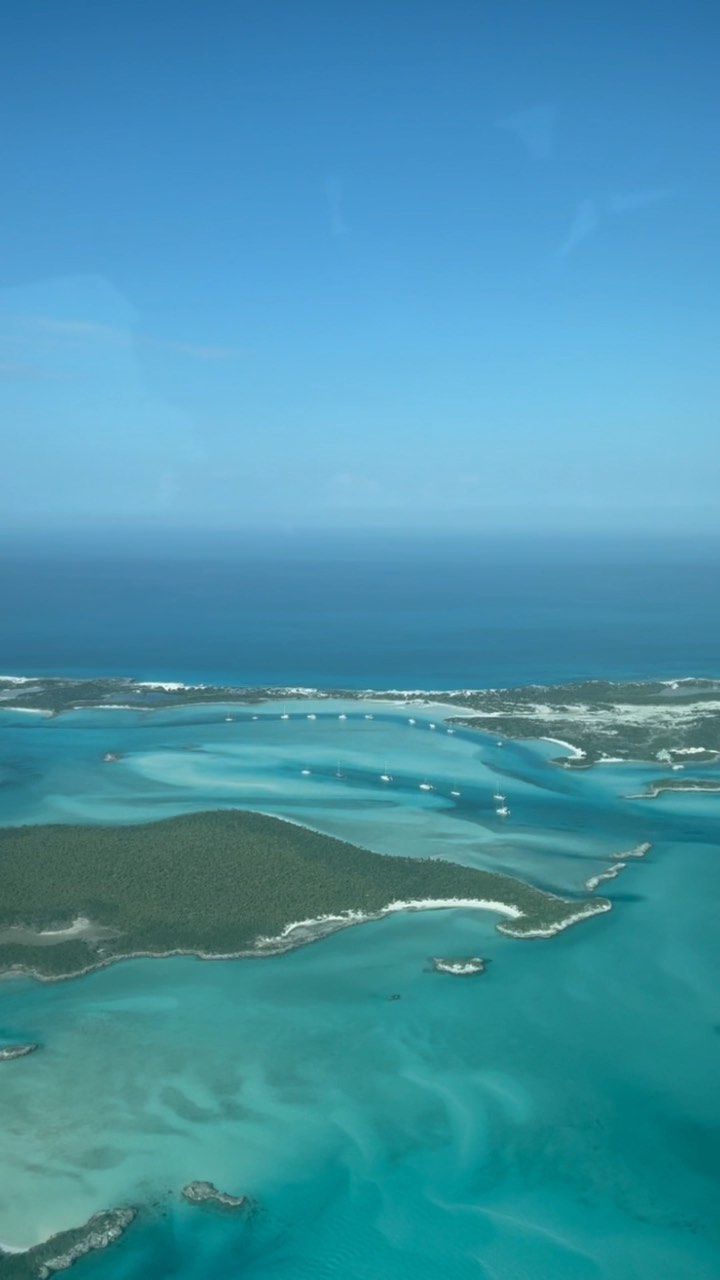 Island hopping through the B A H A M A S 🐚🥥🇧🇸
#bahamas #island #ocean #sea