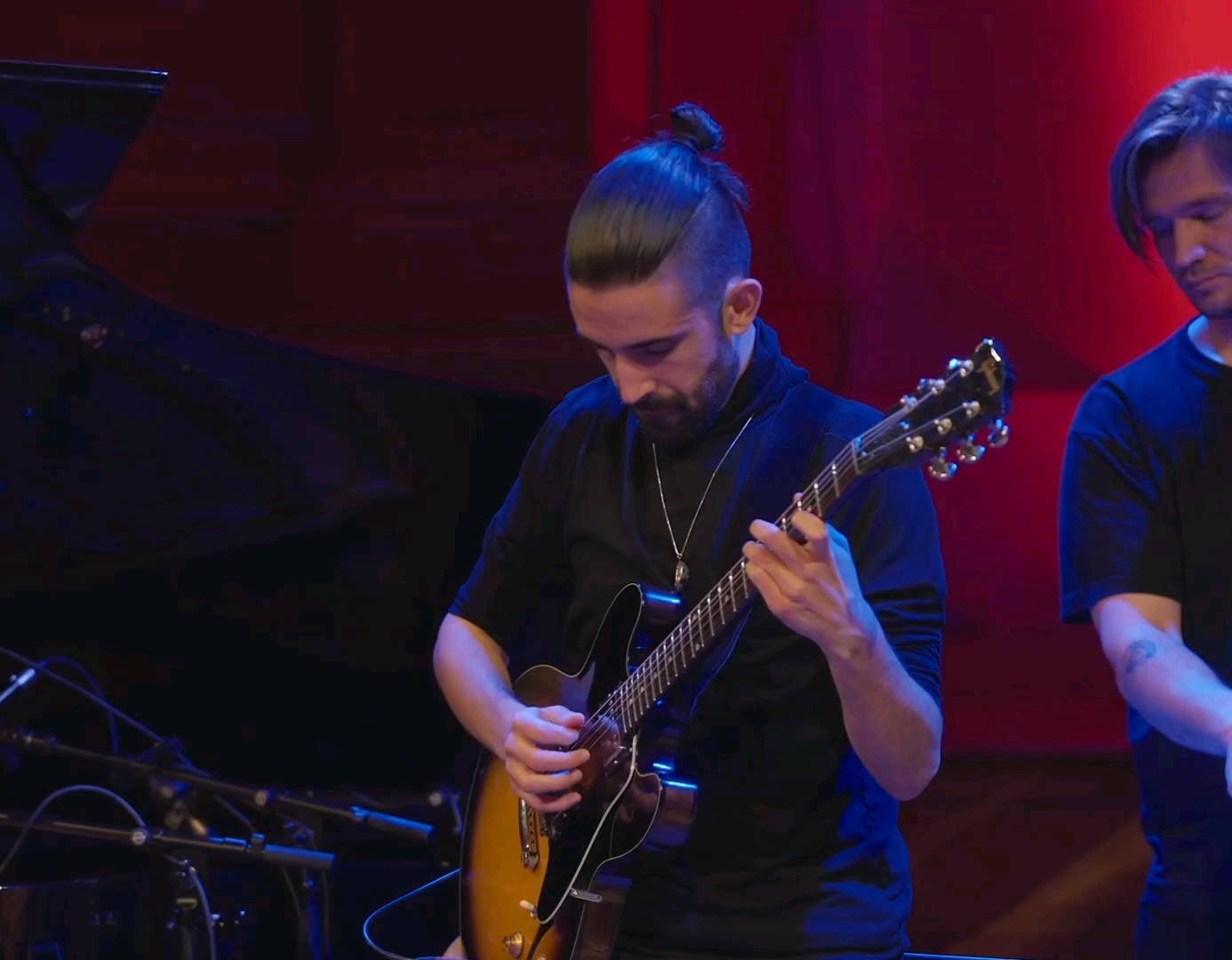 New concert video from Sint Truiden!
With @shaimaestro @gertjandreessen @cyrilleobermuller
Full video on YouTube.
.
.
.
.
#jazzguitar #jazz #jazzguitarist #music #musician #gibson #electricguitar #guitar #guitarist #instamusic #instaguitar #livemusic #liveshow #livejazz #jazzband #jazztrio #live #valentinorossi #notthesameriver #river #tour #allthatjazz #folk #traveler