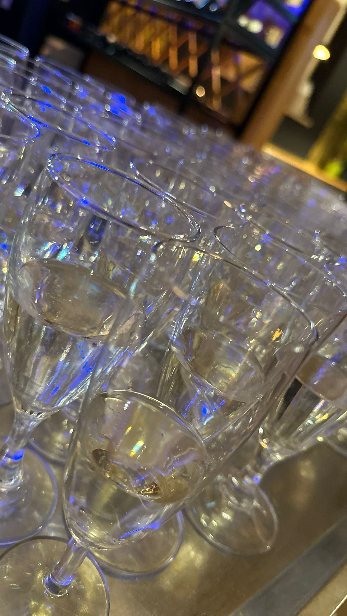 🎄 Weihnachtsfeier im Upper House! 🎄
In festlicher Stimmung haben wir den Abend mit einem eleganten Sektempfang begonnen. 🥂✨ Der große Saal erstrahlte in voller Pracht, und das köstliche 4-Gänge-Menü wurde serviert.
Jetzt ist die Weihnachtsstimmung auf ihrem Höhepunkt – der perfekte Abschluss mit Musik, Tanz und ausgelassener Feierlaune! 🎶💃
#Weihnachtsfeier #UpperHouse #FestlicheMomente #Feiern #augsburg #aystetten #günzburg #gersthofen #donauwörth