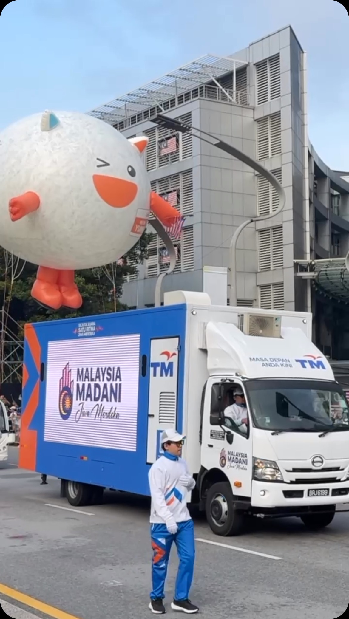 A remarkable journey preparing for TM’s Merdeka Parade for Malaysia National Day Celebration 2024 at Putrajaya this year! From attire to decorations, activations and every detail was proudly provided for Parajurit TM. Can’t wait for the next Merdeka Parade next year! 🇲🇾
#MerdekaPride #TMMerdekaParade #ProudPartners #Merdeka2024 #ptsadvertising #virtualeventmalaysia #physicaleventmalaysia #virtualeventorganizer #eventmalaysia #malaysiaevents #eventplanningmalaysia #advertisement #creative #design #marketingstrategy #creativeagency