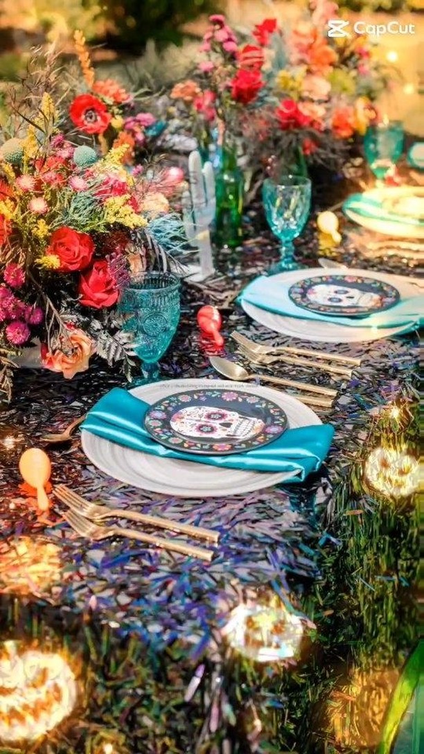 A Day of the Dead party, also known as Dia de los Muertos, is vibrant and colorful. Nailed it!
#partydecorations #partyinspiration #partyplanning #texasevents #floridaevents #floraldesigner