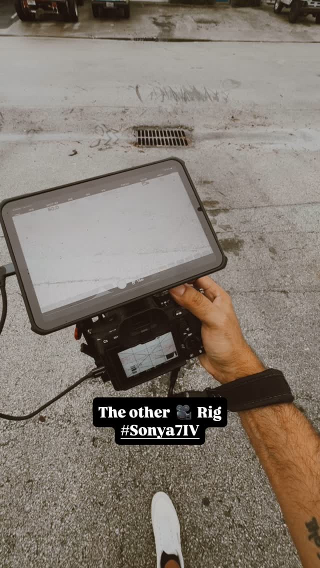 The other camera 🎥 rig. 🤓
#Sonya7IV #Tamron70180mm #iPadMini #CameraRig #4beatmedia