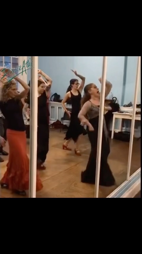 TUESDAYS // 6.30 - 7.30 Int/Adv FLAMENCO TECHNIQUE
// 7.30 - 8:30 Int/Adv FLAMENCO CHOREOGRAPHY with @lolaruedamusic 💃🏻
£10 per class (£18 for both) + £2 Entrance fee
Each term* in the Advanced Flamenco Technique Class, students study and practise body, hands, and footwork technique plus “Palmas” hands clapping, to different beats. Flamenco dance movement is informed by the feel and rhythms of Flamenco singing, so for the Choreography Class Lola choreographs a new routine every term, set to a new “Palo” – a traditional style of Flamenco song.
These songs are sung live by Lola, and once a month a guitarist is invited to accompany her and play for the students. Every year, the class prepares a piece for a Students Flamenco Festival, where all groups have the opportunity to showcase what they have learned throughout the terms.
*N.B. Whilst they run throughout the year, classes are generally split into terms. For further info, please contact Lola directly. 💃🏻
#danceattic #danceatticstudios #flamenco #flamencoclasslondon #danceclass #londondanceclasses #fulham #flamencotechnique #intermediateflamenco #advanceflamenco #lolarueda #lolaruedamusic