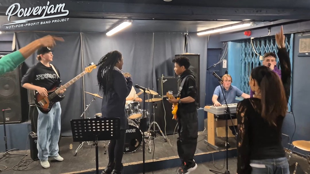 Loving our weekly band rehearsals so far this year! Watch this page for a sneak peek of all the young bands we're putting together for 2024-2025!
#powerjambandproject #twickenham #youthbands #londonmusic #heathamhouse #bandcampfriday @afc_heathamhouse #twickenhammusic #rockschool #richmonduponthames #richmondborough #musicinrichmond #bandpractice #bandrehearsal