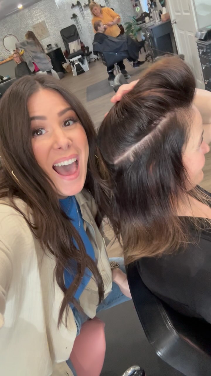 That smile is for one hell of a healthy grow out 🙌
Your clients hair should be growing healthy with natural shed.
If you see a lot of breakage over a period of time, then it’s time to consider taking a deeper class in your method or maybe changing your technique to one that flows with you and your clients needs.
Stay tuned - exciting things coming 🤩👍🏼🔥
#handtiedextensions
@massage.by.megan