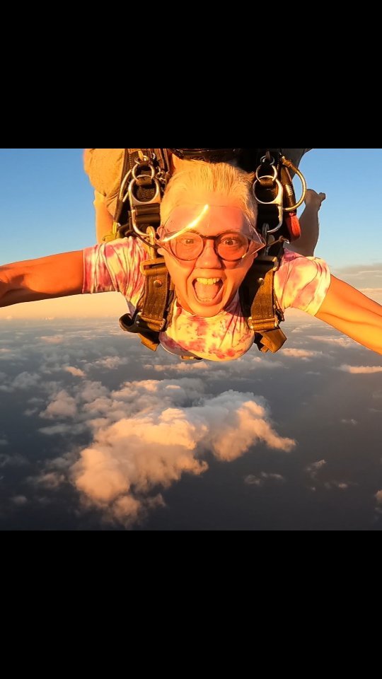 Sunset skydives are the best 😁🌅🪂
#skydiving #hawaii #gopro #instagood #inspiration #adrenaline #bigislandgravity