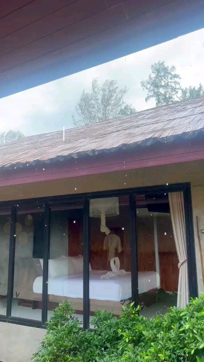 When it rains..
Thanks @rxnlazar