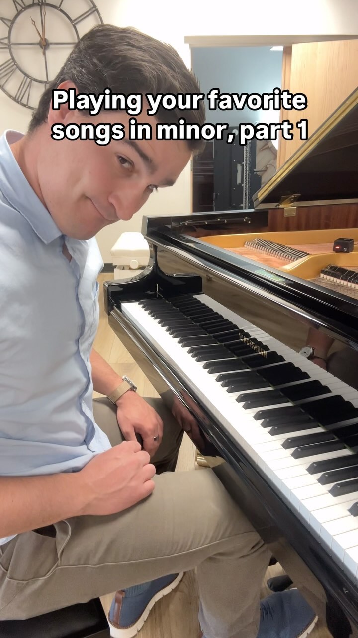 Bluey! 🐶 Part one of my minor Halloween series.
#matthewbraidley #bluey #minor #minorkey #yourfavorite #reelseries #halloween #halloweenmusic #pianistsofinstagram #musiciansofinstagram #grandpiano