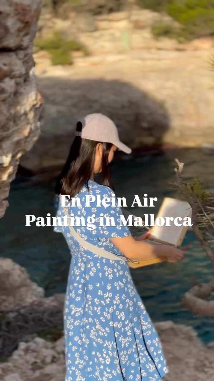 A glimpse of a painting holiday. Soaking up the sunshine and beautiful turquoise blue water.
Pochade box: @travel_painters
Gouache: @winsorandnewton
#pleinairpainting #pleinairartist #mallorcagram #coastalpainting