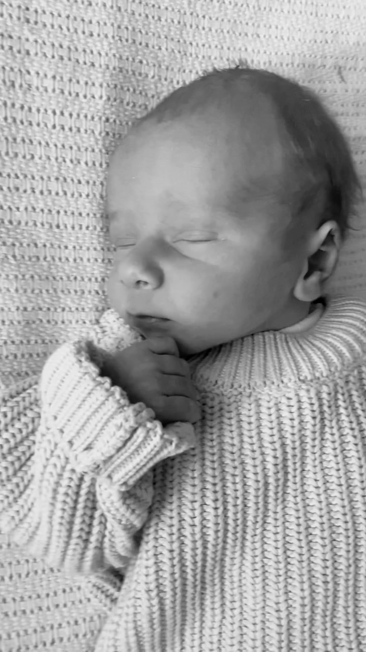 I’ve been working on something a little different of late. 🙊 Our little family welcomed our 3rd boy, Archer, a bit over a week ago. We are settling in at home but as always I’m still around for my booked couples. Otherwise I have limited availability left for November and December this year and I’m currently booking 2025. 💕