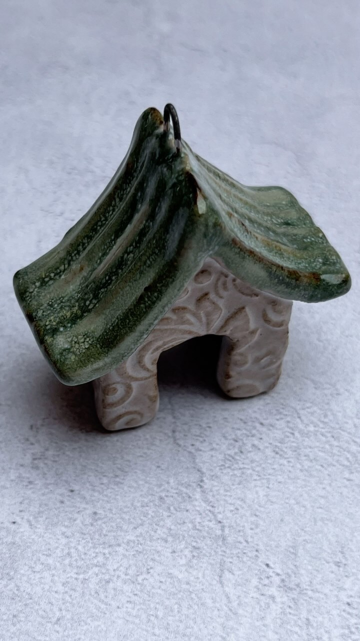Some more tiny little houses 🏠
Kleine huisies maar groot pret om te maak.
#handmadeceramics
#ceramics
#ceramica
#madeinSouthAfrica
#homedecor
#decor
#iloveceramics
#ceramicart
#pottery
#gifts