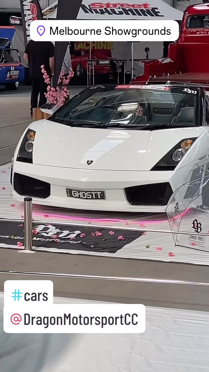 Check it out this amazing cars! #cars #musclecar #vintage #vintagecars #garage #steel #motorsport @dragonmotorsportcarclub