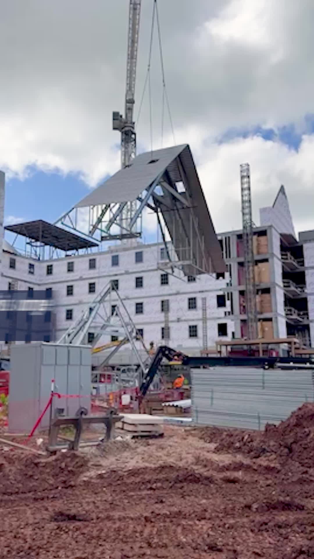 The University of Oklahoma Medical Center project has unique challenges, but Green Country Interiors knows how to rise to the occasion!
No Excuses, Just Results
#crane #metalstudframing #StFrancisHospital #timelapse #commericalconstruction