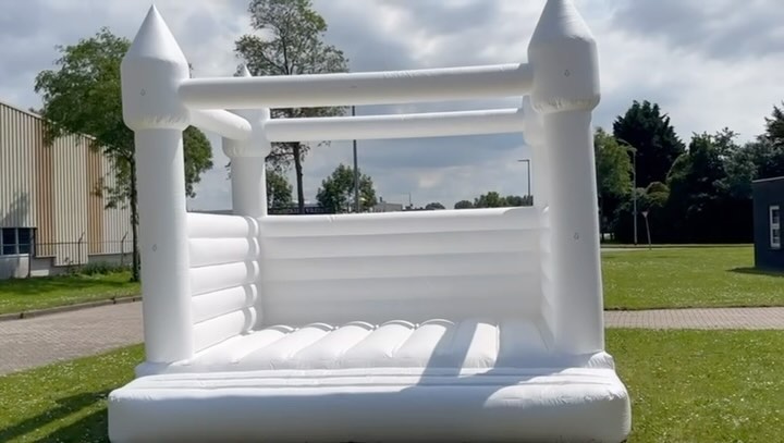 🎈✨ Elevate your special occasions with our stunning white bouncy castle! ✨🎈
Perfect for weddings, baby showers, and any other celebrations, it looks fabulous adorned with balloon rings or simply elegant on its own.
Hurry and book now—July dates are filling up fast! 📅🎉
#BouncyCastleMagic #EventPerfection #WeddingJoy #BabyShowerBliss #BookNow