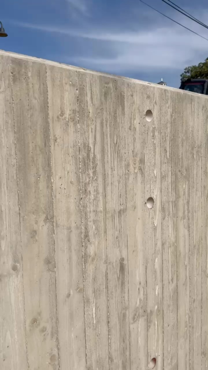 Fint möte mellan trä och det gråa guldet, eller vad säger ni?
#betong
#concrete
#tyresobetong
#tyresöbetong