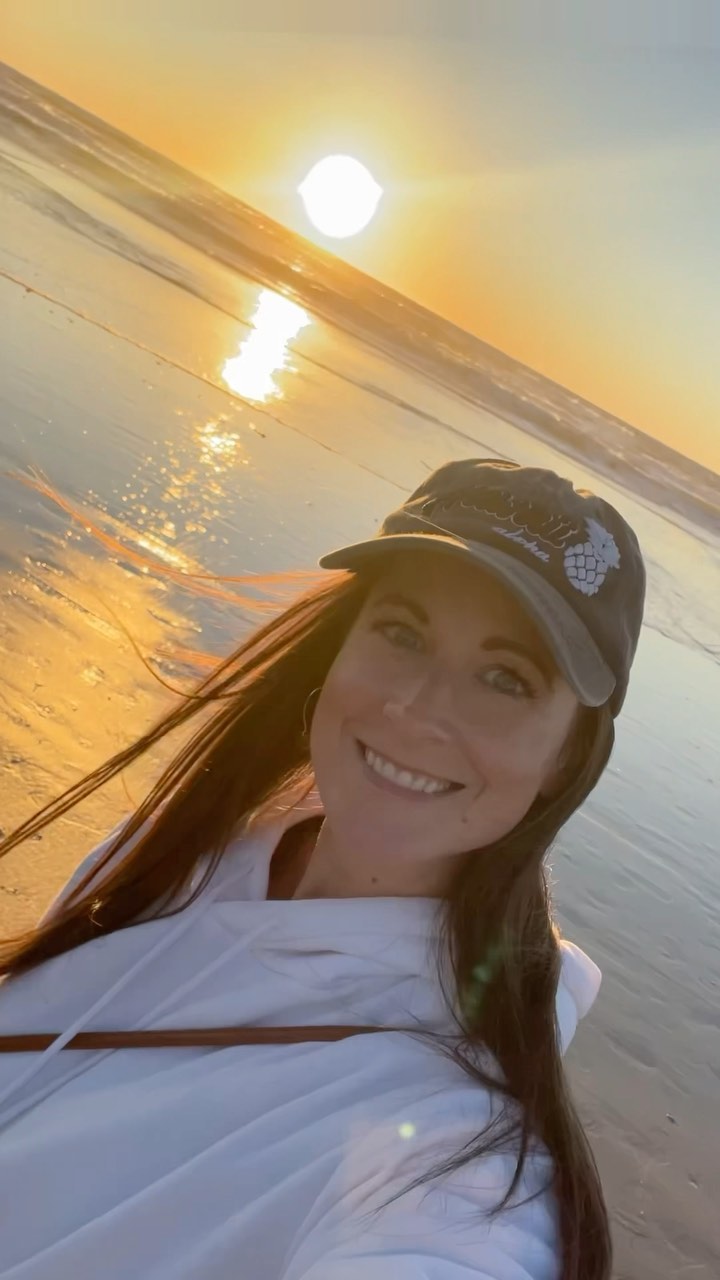 Took a quick weekend trip to San Diego! It was relaxing and rejuvenating. 🥰
#vaca #ocean #sun #beach #relax #rejuvenate #sandiego