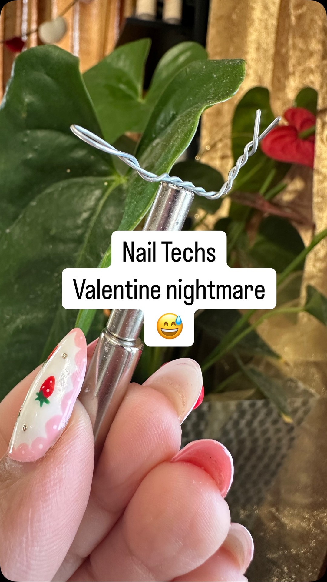 Client: I want “simple” cat eye hearts 💕
Nail techs: 🤯😱🫣
Cat eye gels @zillabeau
#valentinenails #heartnails #cateyeheartnails #cutenails #kawaiinails #coutureclaws #konanailsalon #bigislandnailsalon #konanails