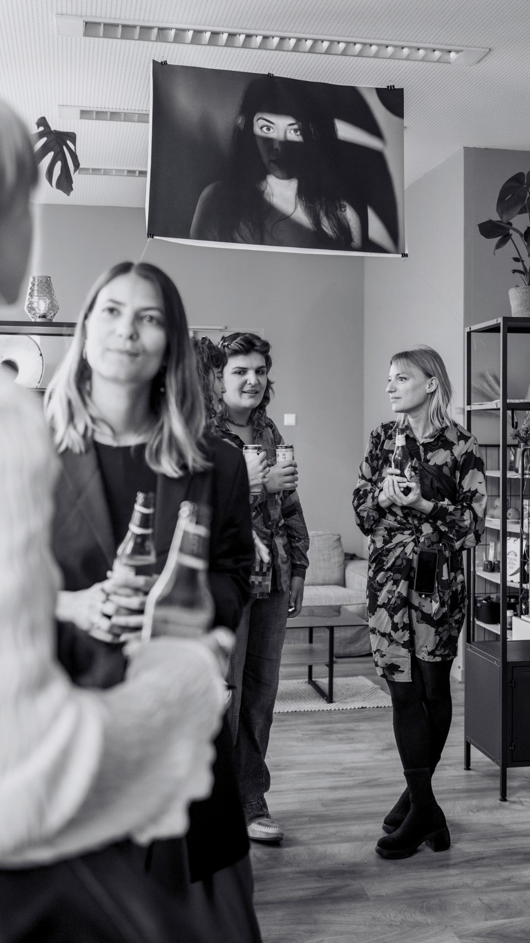 Thank you for joining us at HER x Adnight 2024 🌟
A week ago, we had an incredible evening in the name of creativity of female and non-binary artists. Your support made it a night to remember 🔥
Thank you for sipping, bidding, and connecting with us as we showcased great art and photography.
Stay tuned for more events—we can’t wait to see you again!
@anikabatkowska
@brunasouza.art
@chagrndr
@colinavanbemmel
@thedenisebakker
@elke.smit
@jitskenap
@kristinajak.art
@mxmvs
@raisamulder
@saf.elma
#studioher #adnight2024 #womeninart #creativeempowerment #femalecreatives #nonbinarycreatives #exhibityourwork #artauction #diversityinart