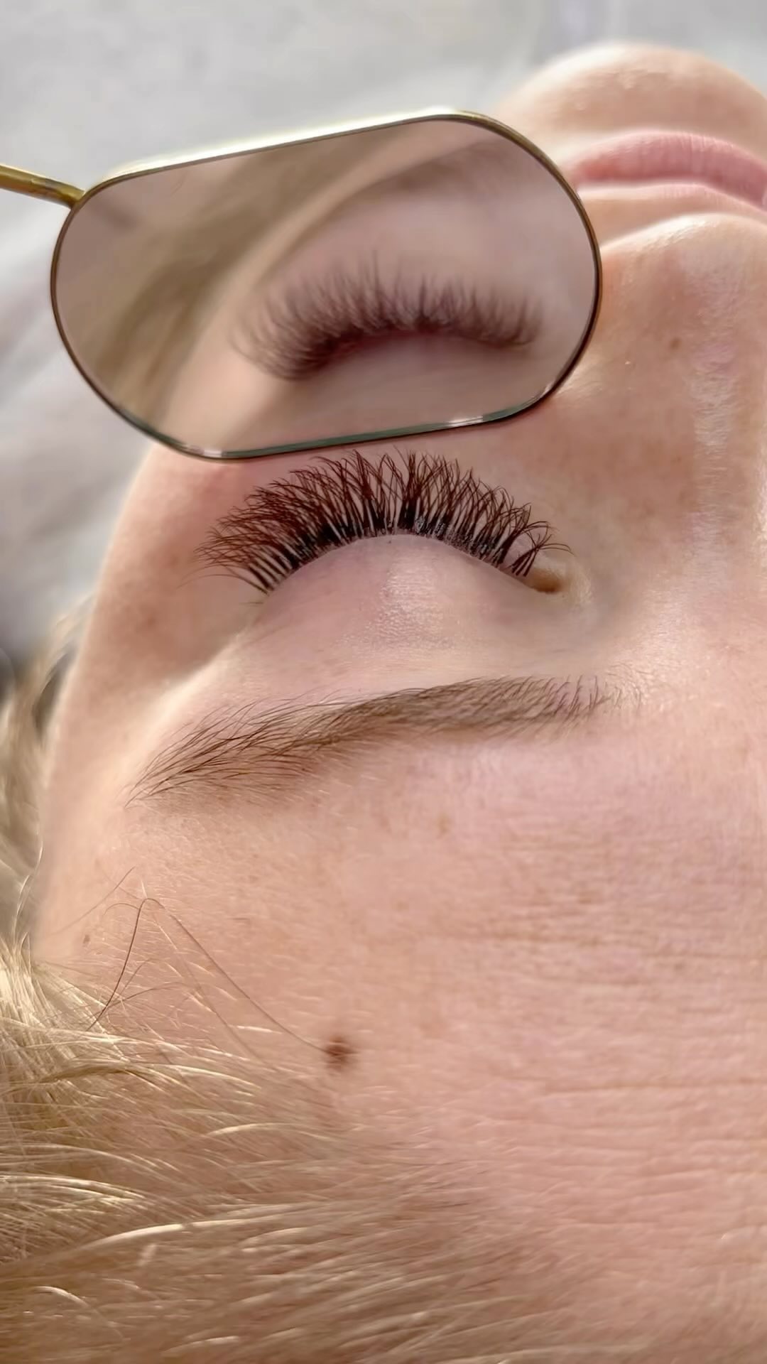 After a busy few weeks of work and learning it was real nice to get to my studio and do some lashes. A zillion hours later for this “fill” (*def not a fill*) she is full again! 🫶