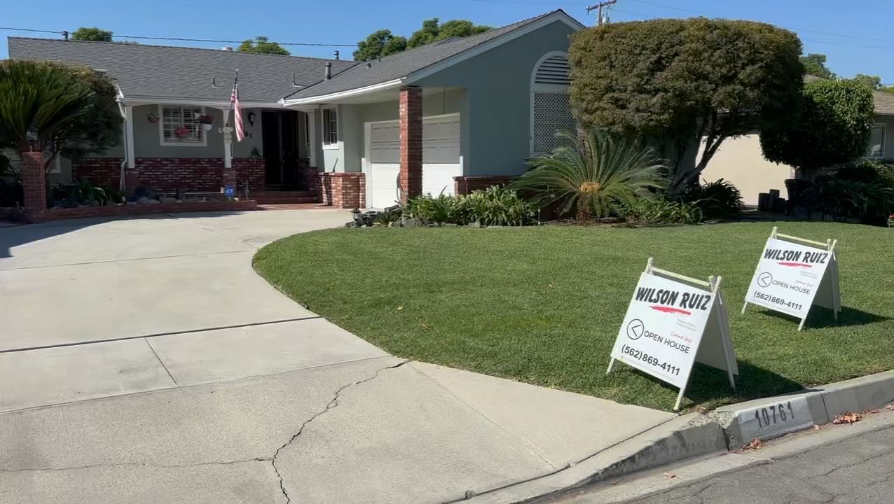Just Listed‼️
10761 Avonbury Avenue, Whittier CA
Don’t miss this stunning 3 Bedroom, 2 Bathroom home! With 1,816 sqft of living space this property is move in ready🏡
Features include:
- New Roof
- Updated plumbing & modern electrical panel
- Elegant Corain countertops in the kitchen
- Cozy fireplace
- Plantation shutters on newer windows
Situated in a highly sought after East Whittier neighborhood, excellent schools, convenient access to shopping and transportation 🛍️
This home is priced to sell quickly, write your offer today and make it yours!
#justlisted #dreamhome #whittier