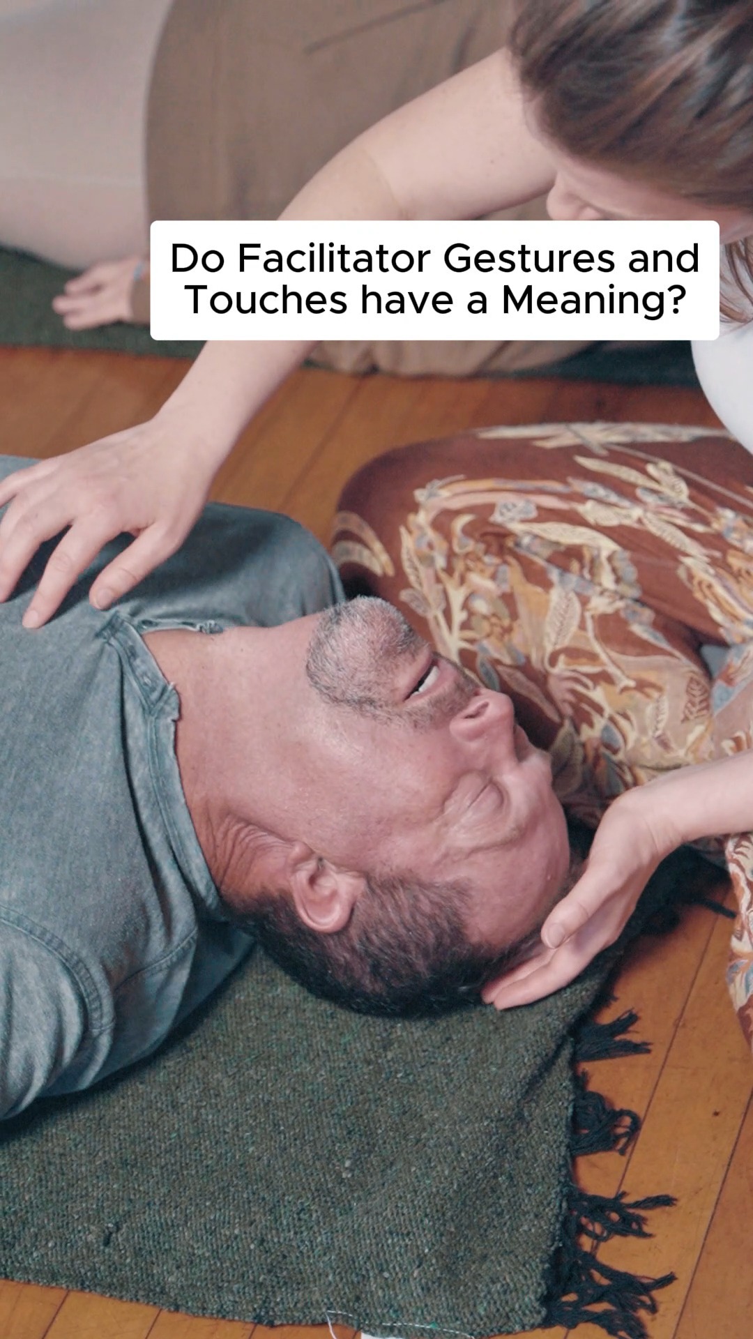 Do Facilitator Gestures and Touches have a Meaning?
🇬🇧🇵🇱
Every movement, touch, and sound a Facilitator makes is intentional and meaningful. The self-healing intelligence within our bodies follows a pattern, and Facilitators are there to observe and guide this process by:
✨ Bringing awareness to specific body areas
✨ Accessing and connecting chakras
✨ Unlocking and moving energy
✨ Activating self-healing mechanisms
✨ Balancing energy flow throughout the body
Facilitators work both in the energetic field and on the physical body to support the client’s self-healing journey. Nothing is random; this process has its own intelligence.
Czy Gesty i Dotyk Facilitatora Mają Znaczenie?
🇵🇱
Każdy ruch, dotyk i dźwięk, który wykonuje Facilitator, jest zamierzony i ma swoje znaczenie. Inteligencja samouzdrawiająca w naszych ciałach podąża za pewnym wzorcem, a Facilitatorzy są tam, aby obserwować i wspierać ten proces poprzez:
✨ Uświadamianie konkretnych obszarów ciała
✨ Dostęp i łączenie czakr
✨ Odblokowywanie i przenoszenie energii
✨ Aktywowanie mechanizmów samouzdrawiających
✨ Równoważenie przepływu energii w całym ciele
Facilitatorzy pracują zarówno w polu energetycznym, jak i na fizycznym ciele, aby wspierać proces samouzdrawiania klienta. Nic nie jest przypadkowe; ten proces ma swoją własną inteligencję.
.
.
.
#healingjourney #facilitatormagic #energywork #chakraconnection #holistichealing #intentionaltouch #MindBodyBalance #kundaliniactivation #kundaliniawakening #consciousness #nonduality #awareness #selfhealing #traumarelease #fypシ゚ #explore #explorepage
#drogadozdrowia #MagiaFacilitatora #pracazenergią #PołączenieCzakr #holistyczneuzdrawianie #ZamierzonyDotyk #równowagaumysłciało #aktywacjakundalini #przebudzeniekundalini #świadomość #niedualność #samouzdrawianie #uwolnienietraumy