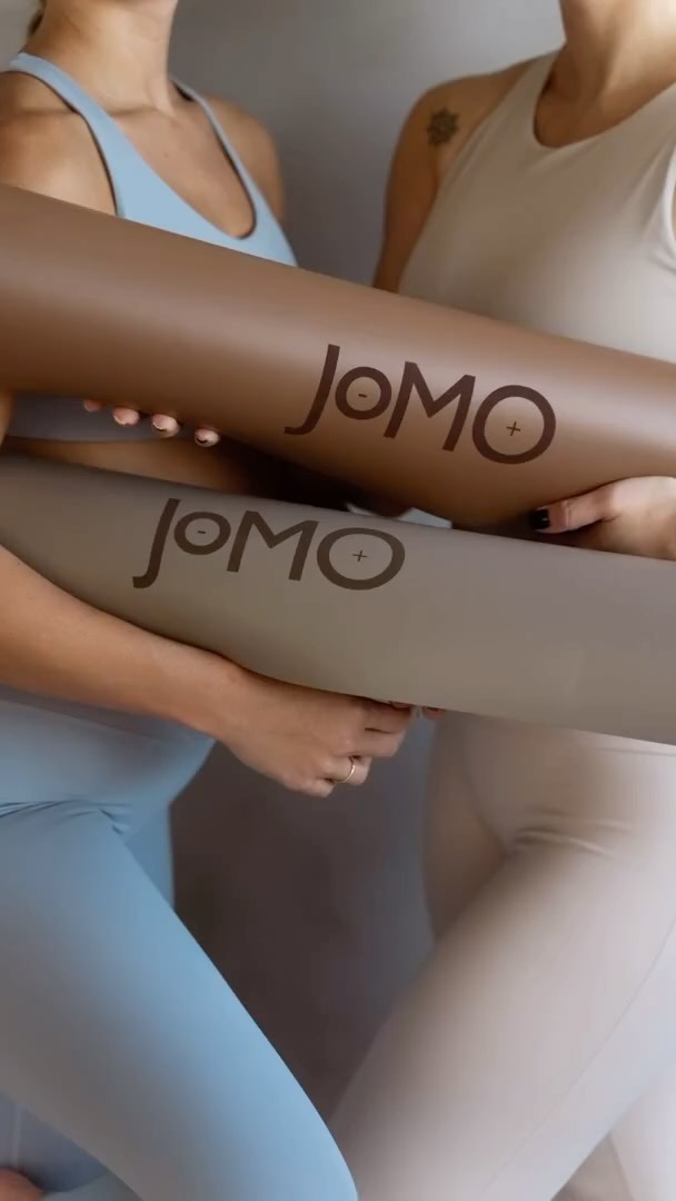 ✨ GIVEAWAY ✨
To celebrate our new drop – THE WAVE MAT – we’re giving away a brand-new mat to one lucky winner!
HOW TO ENTER:
• LIKE this post
• FOLLOW @shop_jomo
• TAG 2 friends in the comments below
Bonus entry: Share this post in your stories and tag us!
The winner will be announced on Sunday, December 15th, 2024, at 5PM UTC, on our story and will be contacted via DM.
Don’t miss your chance to upgrade your practice 🧘 Good luck! 🍀
Giveaway is open to participants in the UK, Europe, and the Middle East.
✨ הגרלה ✨
רוצים לזכות במזרן יוגה חדש ? זה הזמן - מזרן WAVE מתנה
איך להשתתף:
• לעשות לייק על הפוסט הזה
• עקבו אחרי @shop_jomo
• תייגו 2 חברים בתגובות למטה
כניסה נוספת: שתפו את הפוסט הזה בסטורי שלכם ותייגו אותנו!
הזוכה יוכרז ביום ראשון, 15 בדצמבר 2024 בשעה 17:00, בסטורי שלנו ויקבל הודעה אישית (DM).
אל תפספסו את ההזדמנות לשדרג את האימון שלכם 🧘 בהצלחה! 🍀
ההגרלה פתוחה למשתתפים מבריטניה, אירופה והמזרח התיכון.
#yogateacher #YogaMat #YogaLife #YogaCommunity #HomeYoga #yogatlv #יוגהתלאביב