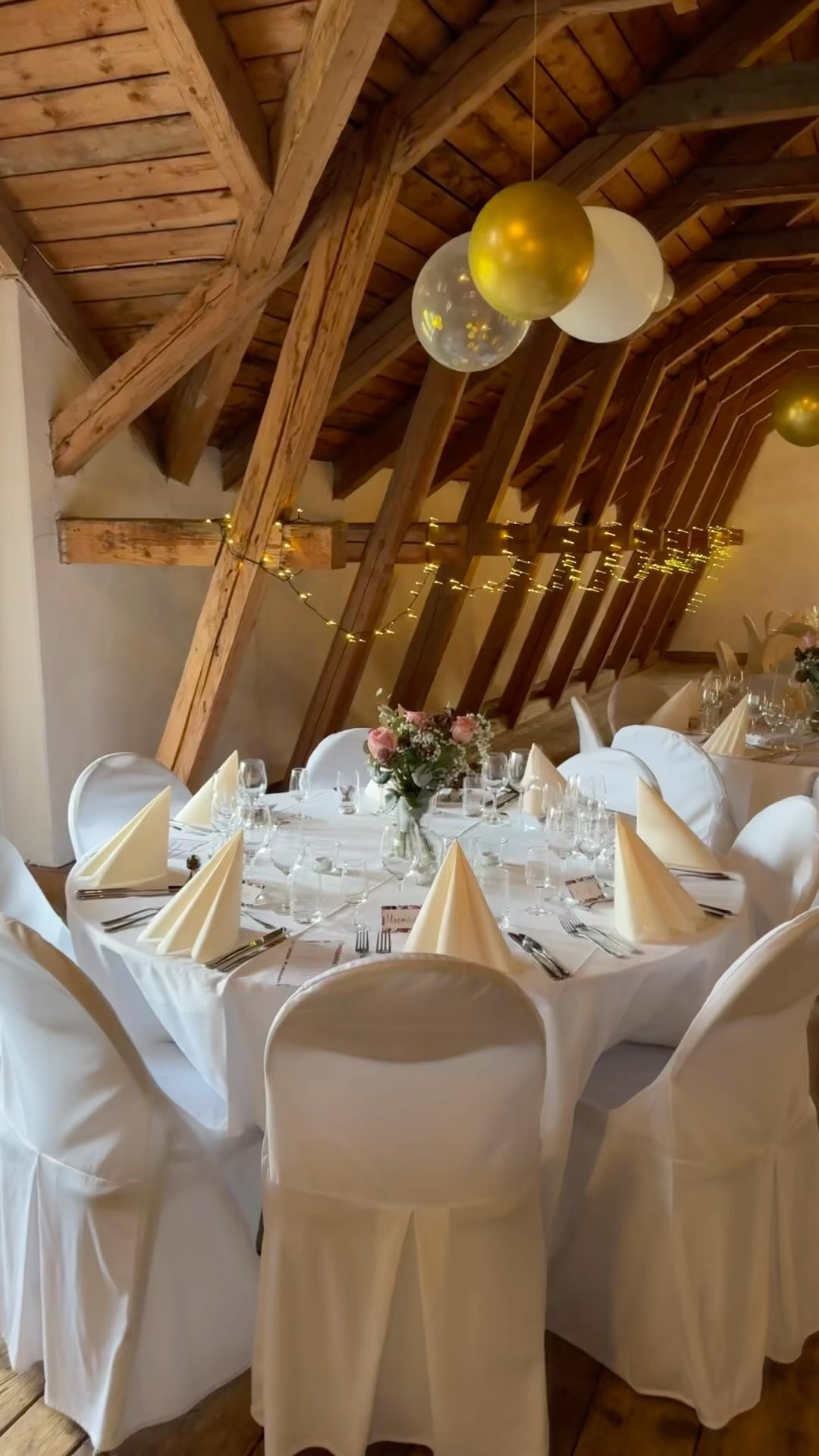 I vackra Magasinet ryms upp till 150 sittande gäster ✨🤍
#bröllop #linkoping #bröllopsinspiration #bröllop2024 #bröllopsdukning #festlokal #konferenslokal #weddinginspiration #bjärkasäby #bröllopsplanering #bröllopsbilder #bröllop2025 #bröllopöstergötland