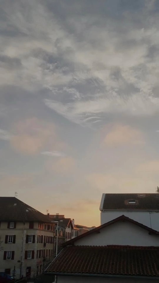 Comme un milieu de Janvier 💘
•
#bayonne #alaventure #yogaphotoshoot #oceantherapy🌊 #newhome #demenagement #céramique #tournageceramique #prendrelair #prendrelavague #etrepresent #gratitude #nouvelleannée2024