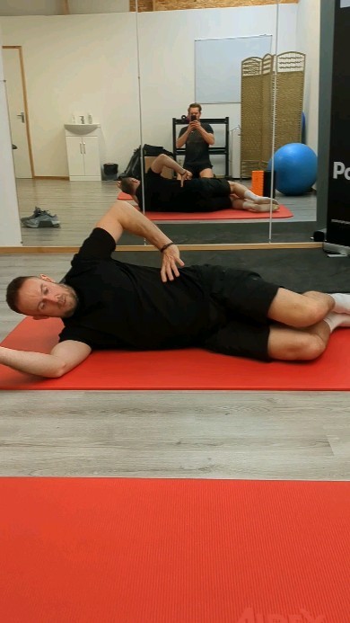 QL contract - relax technique as part of a staged rehab / movement patterning approach in relation to left sided lower back pain / dysfunction.
Part 1 QL focus