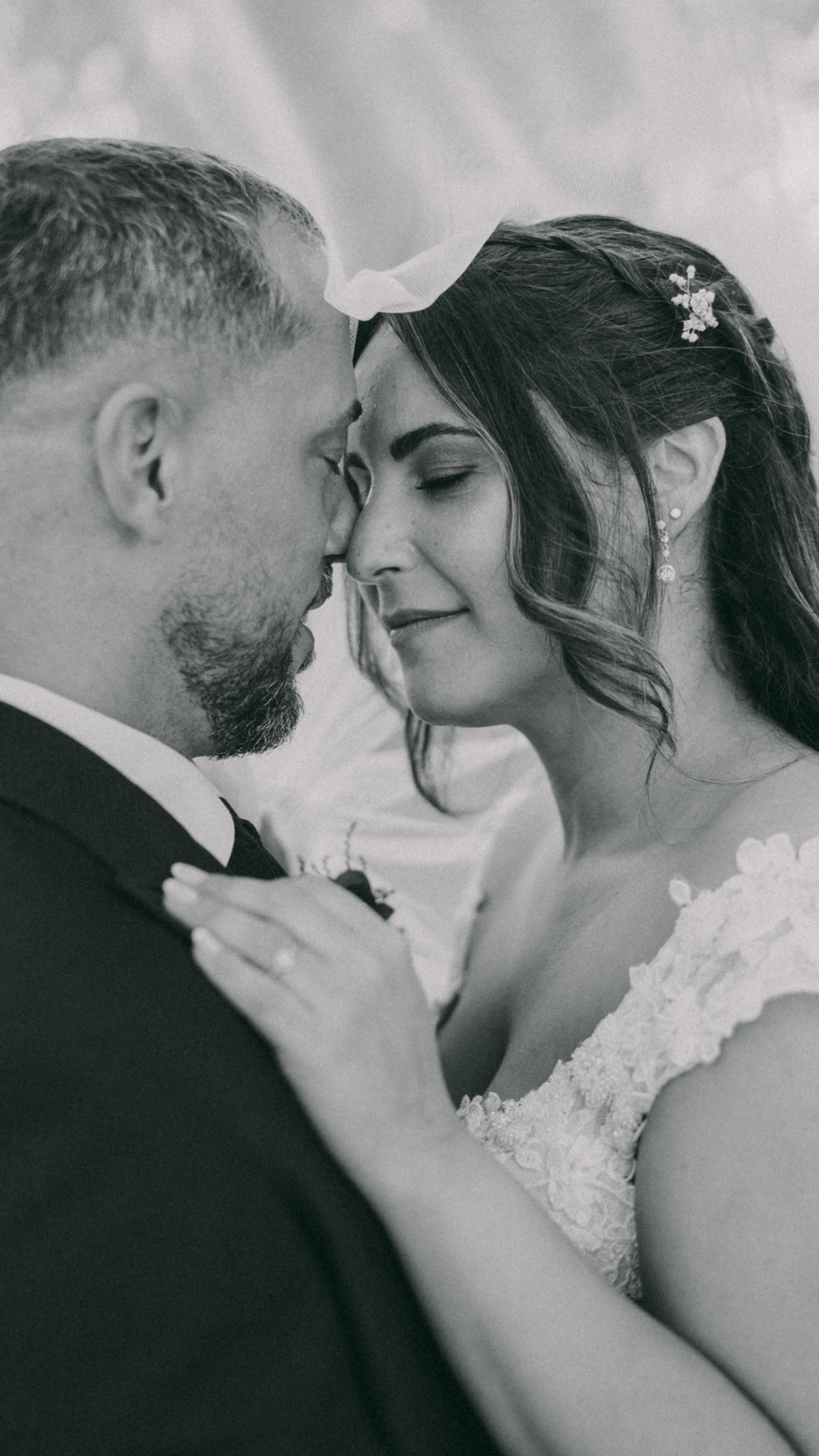La reacción de Ana y la cara de David 🤍🖤🤍🖤🤍🖤
Finca: @espaicanpages
Vestido : @atelierdebodas
Traje Novio : @atelierdebodas
Makeup: @lauraedosuch.weddingstylist
Peluquería: @peluqueria_atlantida @vanessa.sanchezmoreno.77
Flores: @giselaflorsdeamazonica
#wedding #weddingphotography #bodas2024 #bridetobe #bride #reaction #fotografodecasamento #fotografodebodas #weddingblog