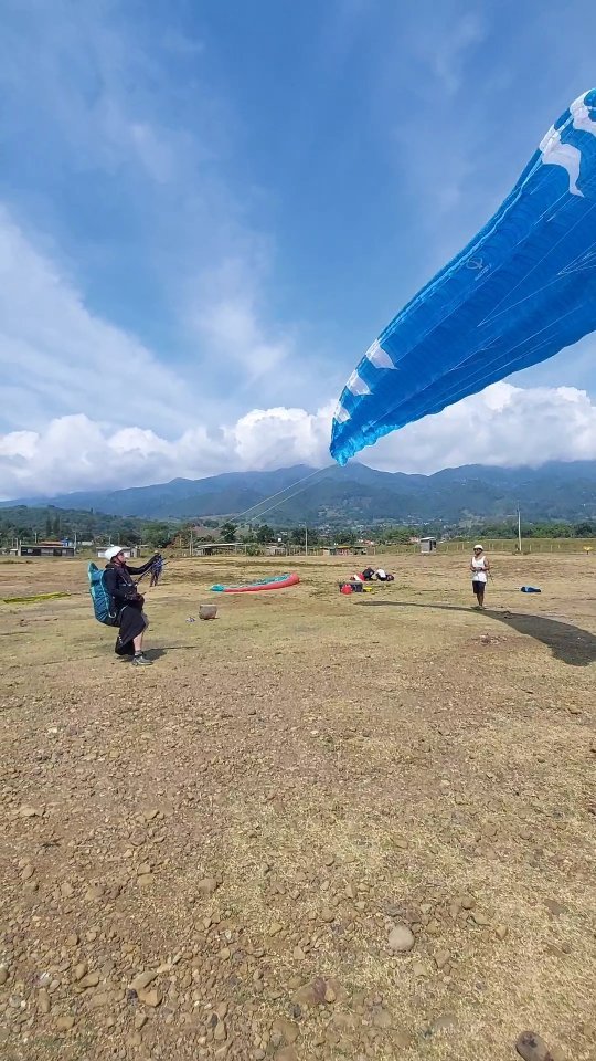 SIV VALLE DE CAUCA 🇨🇴 if you are in Colombia and want to increase your safety for your XC flights--> contact us 😁
📷 first day of our SIV - just two hours from Piedechinche and Roldanillo 💧
#parapente #piedechincheparagliding #caucavalley #valledecauca #sivcolombia #siv