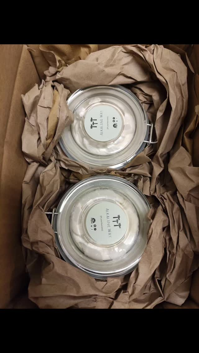 All Over Body Butter
.
.
We only use the highest quality ingredients ✅
.
No added nonsense ✅
.
All edible ingredients ✅
.
Pure and natural ✅
.
Perfect for all skin types ✅
.
Suitable from birth to 100+✅
.
.
.
#alkalineway
#healthiswealth #bodybutter #vegan #alkaline #organicherbs #organic #familyowned #electric #pure #herbsforyourhealth #information #loveyourbody #foryoupage #explore #cream #hair #body #nails #health #motherland #baobabtree #africa #african