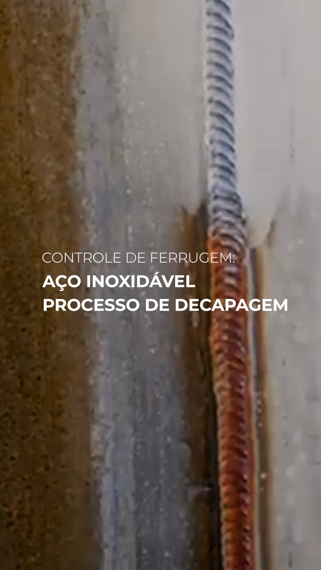 Decapagem de Aço Inoxidável: O Que É e Seus Benefícios
Decapagem é um processo que utiliza soluções ácidas para remover uma camada superficial do aço inoxidável, eliminando descolorações causadas pela soldagem ou calor e restaurando a resistência à corrosão.
Principais Benefícios
☑️ Melhora da Resistência à Corrosão: Remove áreas comprometidas, fortalecendo o aço contra ferrugem.
☑️ Aparência Uniforme: Elimina descolorações, deixando um acabamento limpo e homogêneo.
Técnicas de Decapagem
☑️Imersão em Tanque: Ideal para grandes superfícies, realizada por especialistas.
☑️Pulverização: Executada no local, exige profissionais treinados.
☑️Circulação: Para tubos que transportam líquidos corrosivos.
☑️Pastas/Géis e Limpeza Eletroquímica: Focadas em áreas menores, como soldas.
Cuidados Pós-Decapagem
☑️ Enxágue Completo: Remove resíduos de ácido, garantindo resistência e acabamento impecáveis.
☑️ Água Deionizada: Para metais arquitetônicos, proporciona os melhores resultados.
Conclusão: A decapagem melhora o desempenho, a aparência e a durabilidade do aço inoxidável.
#DecapagemDeAçoInox #AcabamentoDeMetais #ResistênciaÀCorrosão #TratamentoDeSuperfície #AçoInox #Krogman #KrogmanSouthAmerica #KrogmanAmericaDoSul #SeuParceiroEmInox
Fontes:
https://www.youtube.com/watch?v=sHWc0Y0CD1E
https://www.youtube.com/watch?v=BzF7PoKquZQ
https://www.youtube.com/watch?v=zTtIiHZcI4o&t=5s
0:04 / 1:17