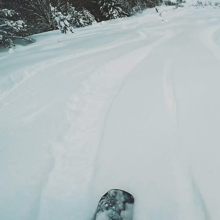 Powder days 🏂🤩
#snowpowder #snowboarding #snowboarder #mountain #buzzing #offpiste #outdoors #adventure
