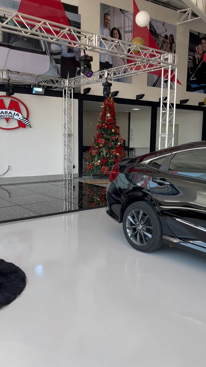 Avancini Eventos empresa de Locação de equipamentos #iluminação #pisoparis #som #plataforma360 #estruturapistadedança Que colocou um carro em cima da nossa Cliente @maraja.motors