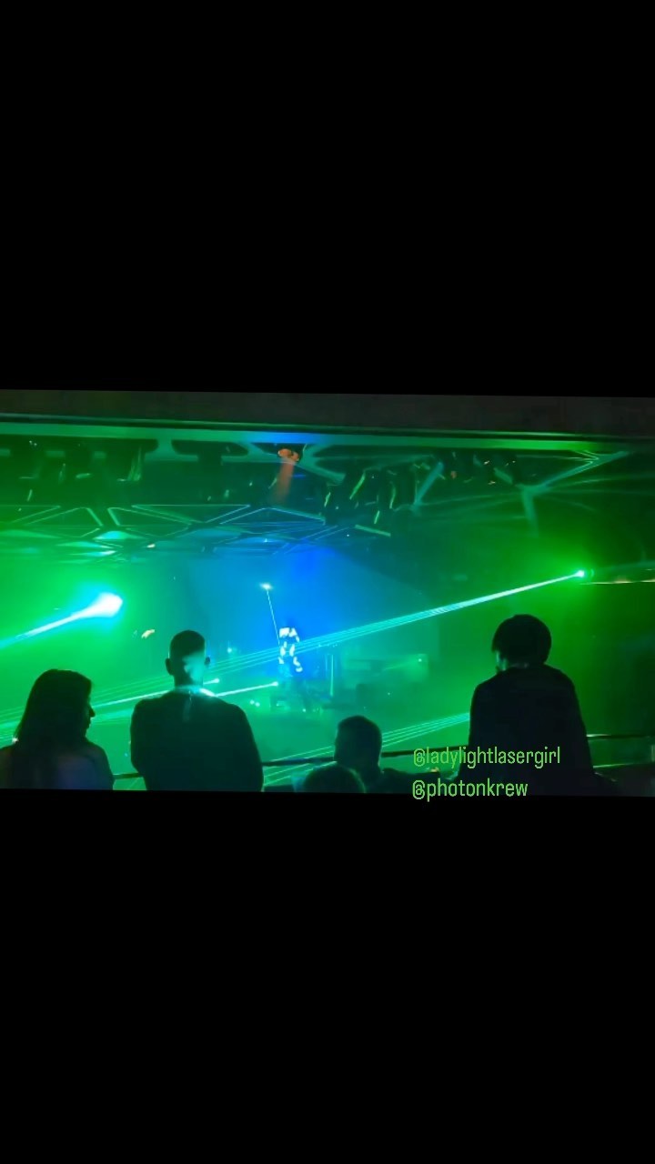 Just a casual Monday night at Hakkasan! ✳️❇️✳️ Lasergirl and @photonkrew got to perform for an epic crowd! Programming by Lady Light. #lightbender #laseract #lasergirl #lightsuits #specialevent #wowfactor #ledtalent #laserman #neon #glow #hitech #womenintech #corporateentertainment #sessionopener #crowdhype Thanks to @dbdvegas!