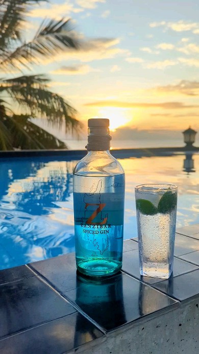 The delicious tastes of Zanzibar in every bottle 🇹🇿🍹
#tasteofthespiceislands
All of the spices we use in our Gin & Rum are grown on the islands of Zanzibar. The islands were once so famous for their spices, that they were referred to as "The Spice Islands". It was said that sailors could tell when they were approaching Zanzibar, because of the wind carrying sweet smells of exotic spices drying in the sun! ⛵
Unfortunately our bottles can't fly you out to a Zanzibar sunset (yet), but we hope the spices you'll taste in a Spiced Gin & Tonic can at least mentally transport you there! 🌅
#zanzibar #zanzibarsunset #tasteofthespiceislands #dreamingofsummer #newgin #rum #ginstergram #ginandtonic #cocktails #ginbar #gnt #gin