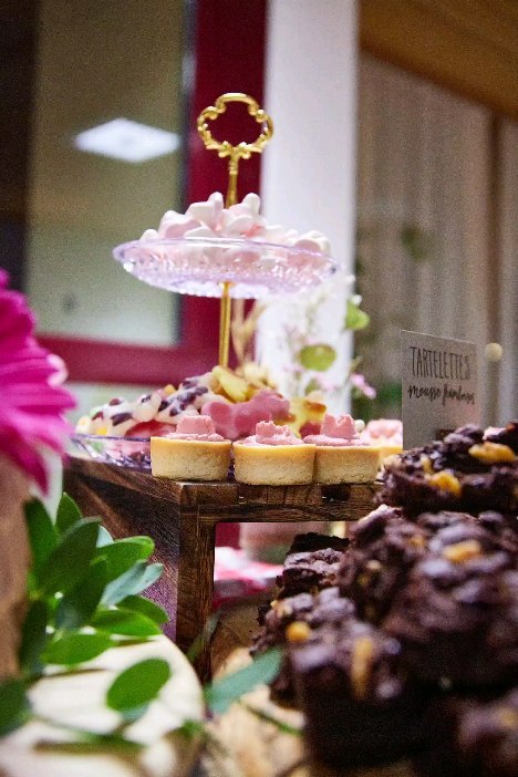 Premier buffet de desserts réalisé à l'occasion du mariage de Jessica et Nathan sur le thème "pic-nic champêtre", pour environ 100 personnes.
Viens en MP pour + d'infos!
#pâtisseries #BBATELIER #plaisir