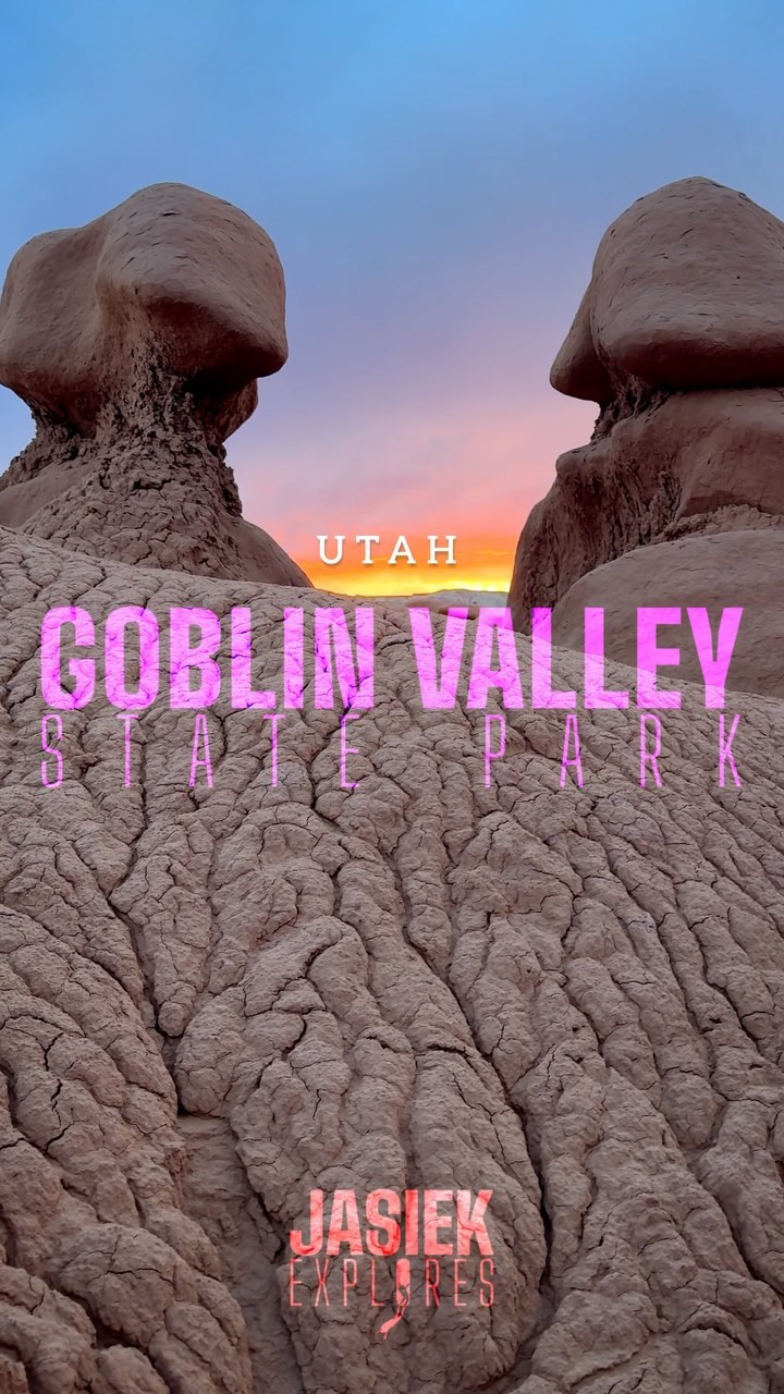 This #trail goes really well with soft on your knees 🤙🏼 Welcome to the muddy rocks at #goblinstatepark #utah near Hanksville. It transports you to a whole different world. Do make sure to get lost there, Goblins will show you the way 🌌👺 #hiking #trekking #exploring #getoutandexplore