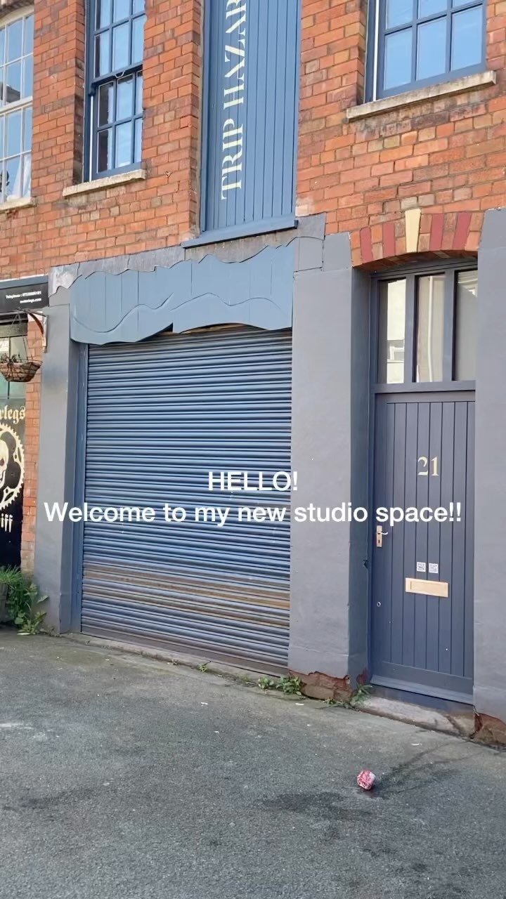 Wow! So much has happened in the past 8 months!! …and as you can see I have finally moved into this amazing new studio space, only 3 doors away from Fireworks clay studios! and… just in time to announce that there will be an Open Studios day on Tudor Lane on Sunday 3rd December from 11-5, including many artists/spaces on the lane including @brokenhare_faux_taxidermy @fireworksclaystudios @freshgraphicssignwriter @timberich_woodworkers @littlemangarage @lm_conservation @triphazards21 and me @lisakrigelceramics. More to be announced soon! So.. have a nose down the Riverside Sunday market and then check us out! hope you can make it…