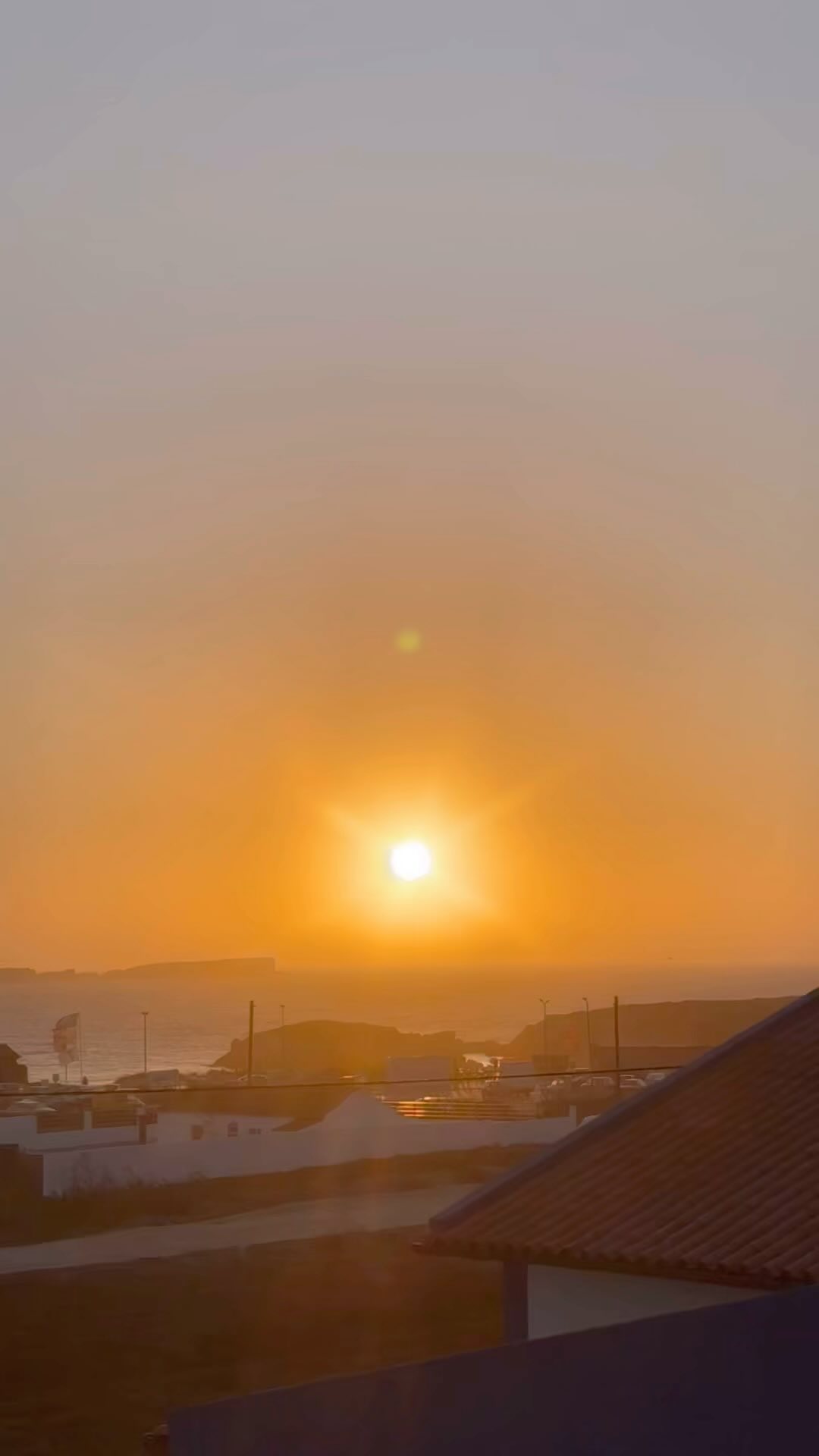 We had an unforgettable September at Onda Coliving! Family dinners and karaoke nights, live music, surf sessions and countless beautiful sunsets. Thanks to everyone who made it so special! ✨💙
#ondacoliving #coliving #workremotely #coworking #worklifebalance #workandsurf #surfdestination #digitalnomadlife #penicheportugal