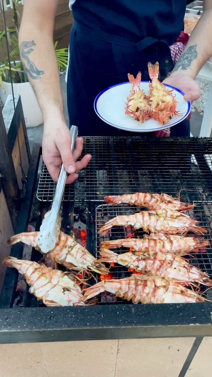 Waltz on over to Matilda’s this weekend for our backyard barbie straight off the charcoal, go on, the whole neighbourhoods invited!
Saturdays and Sundays- Midday until sold out.
As per usual decent pizzas are available from midday- late.
For the month of May our menu will be some of our favourite Japanese flavours:
Yakitori $5 each
- Pork belly tare glaze
- Cumin lamb leg
- Marinated chicken thigh
Salted Edamame $12
Enoki mushroom with crispy chilli oil $16
Togarashi & garlic chicken ribs $18
Kingfish sashimi with yuzu & black sesame $24
Cocktail Special:
Toji sake with yuzu soda & dehydrated lemon $14