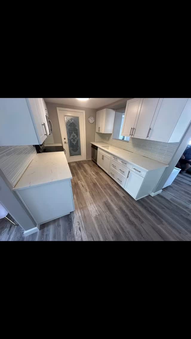 🌟 Exciting kitchen transformation underway!
With the beautiful new countertops we recently installed and the installation of a new backsplash chosen by our client happening tomorrow, this inviting kitchen is set to shine. Stay tuned for the before-and-after reveal!
#KitchenRemodel #HomeImprovement #CountertopGoals #InteriorDesign #BeforeAndAfter #KitchenInspiration #DreamKitchen #HomeDecor