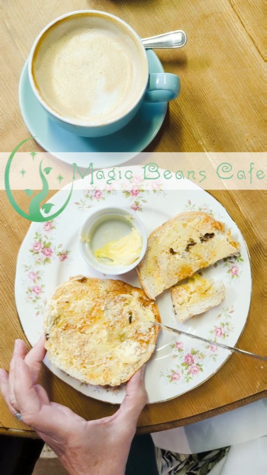 Freshly-made food with locally-sourced ingredients, served with a smile in our relaxed cafe setting or Cotswold Lakeside garden β¨πΏ What would you like to order?
πMagic Beans Cafe, Whelford Road, Fairford , GL7 4DT
π Tuesdays - Sundays
πΆ Dog-friendly, inside and out
πΏ Vegan and GF options
#magicbeanscafe
#fairford #fairfordwaterskiclub #cotswoldlakes #cotswoldwaterpark #dogfriendlycotswolds #dogfriendlycafe #cotswoldsweekend #indiecafe #lechlade #faringdon #cirencesterfood #cotswoldfoodie #cotswoldfood #gruffles #dolcettiicecreamcompany @dolcettiicecreamcompany