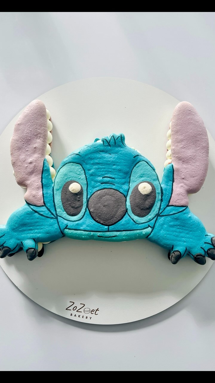Vandaag mocht ik een hele speciale verjaardagstaart maken… Kijk je mee?
#stitch #stitchmacaron #stitchmacaroncake #stitchmacarontaart #macarontaart #taartopmaat #birthdaycake #cartooncake #zozoet #zozoetoostende #zozoetmacarons #macaronsoostende #verjaardagstaart #feesttaart #birthdaycake #birthdaymacaron